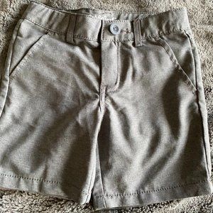 Cat & Jack Quick Dry Shorts. Gray. 4T.